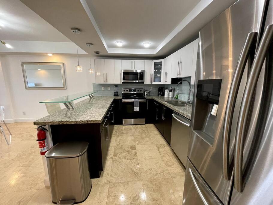 شقة Breathtaking Ocean View! 15Th Floor ميامي بيتش المظهر الخارجي الصورة