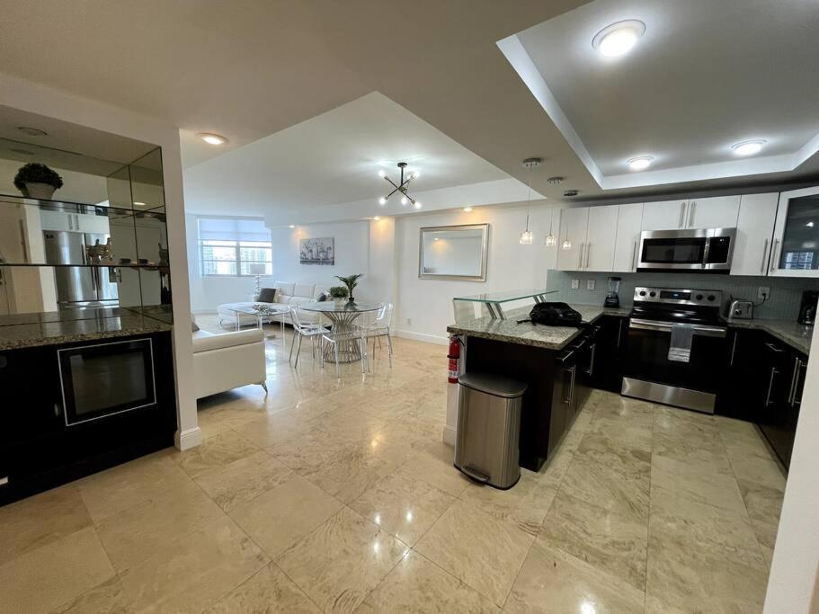 شقة Breathtaking Ocean View! 15Th Floor ميامي بيتش المظهر الخارجي الصورة