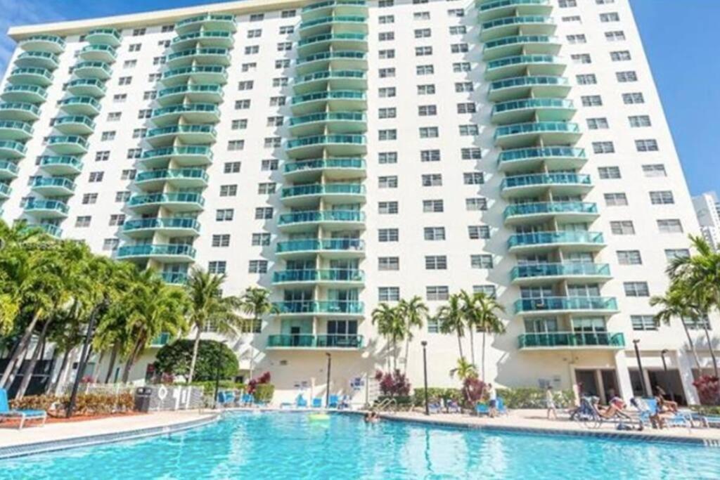 شقة Breathtaking Ocean View! 15Th Floor ميامي بيتش المظهر الخارجي الصورة