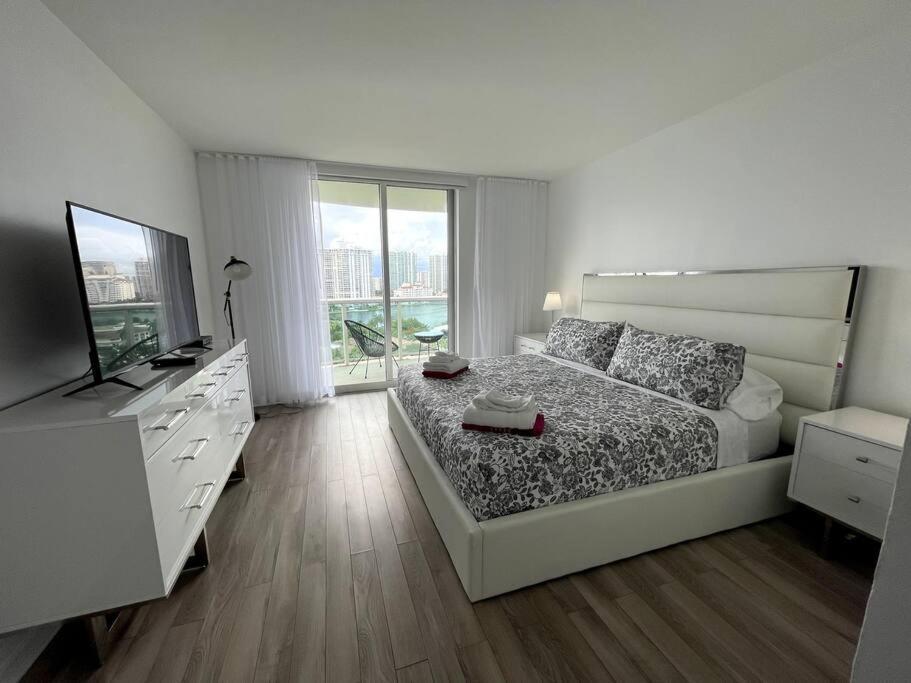شقة Breathtaking Ocean View! 15Th Floor ميامي بيتش المظهر الخارجي الصورة