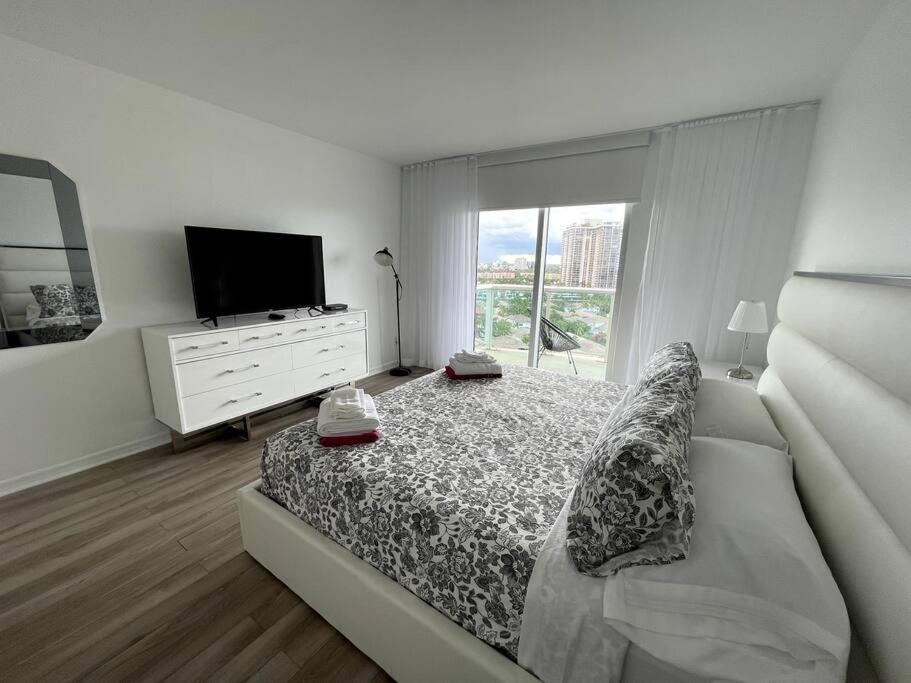 شقة Breathtaking Ocean View! 15Th Floor ميامي بيتش المظهر الخارجي الصورة